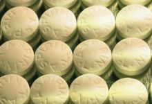 藥店兩塊錢的藥片，晚上睡覺前抹點，皺紋斑點不會輕易找到你-頭條楓林網