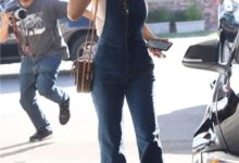 賽琳娜居然不穿內衣只穿牛仔褲出街？ 這麼看起來嚇一跳-頭條楓林網