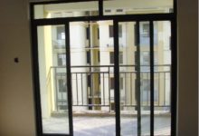 陽臺與客廳還裝隔斷？美國頂級設計師這樣設計，老師傅都看愣了-頭條楓林網