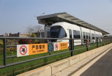 光谷有軌電車日均客流2.2萬人次，社會車輛右轉也需看紅綠燈-頭條楓林網