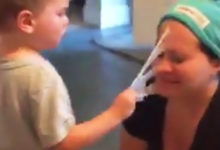 水水的女孩們都太不容易了，為了有個光滑的臉蛋，竟然願意這樣犧牲！-頭條楓林網