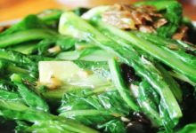 做了20多年飯，現在才知道原來放鹽的時間這麼重要難怪炒菜不好吃，時機不對口感白費-頭條楓林網