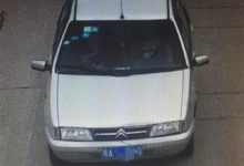 面對交警盤查，套牌車猛踩油門強行逃離，被依法拘留！-頭條楓林網