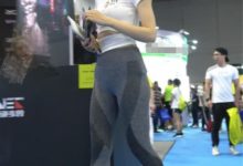 健身房裡的彈力褲小姐姐身體健美，圓潤緊翹的臀線很有肉感-頭條楓林網