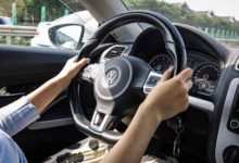 平底方向盤和圓底究竟哪個更好用？對比完這3項就清楚了-頭條楓林網