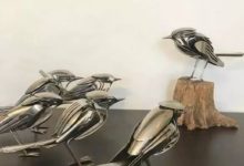 我們只會用勺子叉子吃飯，牛人卻用它拼裝小鳥，活靈活現-頭條楓林網