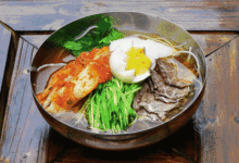 一口鍋，一份料理。深夜吃東西的魅力，就是那一抹罪惡感-頭條楓林網