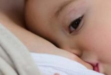 堅持母乳餵養，走出這五個餵養誤區-頭條楓林網