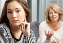 24歲女孩被母親精神綁架多年，和男生說話都不行，她到底咋了？-頭條楓林網