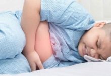 兒科醫生：小兒便秘難受不堪？往往是因為父母的這些行為沒做對！-頭條楓林網