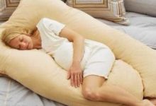 孕中期怎麼睡都是累？孕期最佳睡眠姿勢奉上，請笑納-頭條楓林網