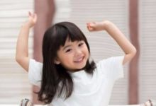 8歲小女孩下身出血嚇哭，醫生怒斥說：家長到底有沒有生活常識！-頭條楓林網