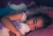 孩子和父母同睡容易性早熟？性早熟到底該怪誰？-頭條楓林網