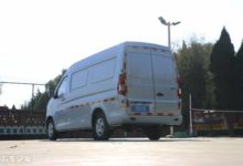 貨廂能裝6.8方，全車標配盤剎，這款封閉貨車百公里只燒8升油-頭條楓林網